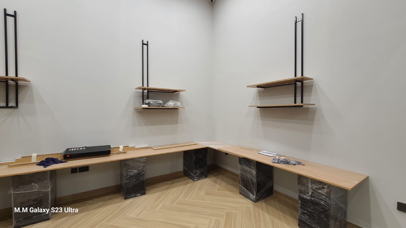 candour-real-sstate- office-10