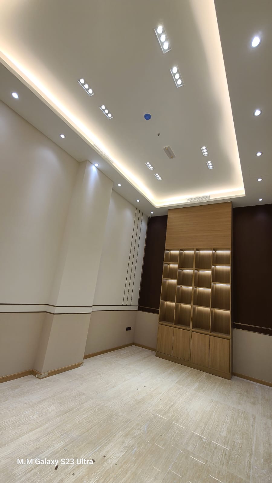 candour-real-sstate- office-6