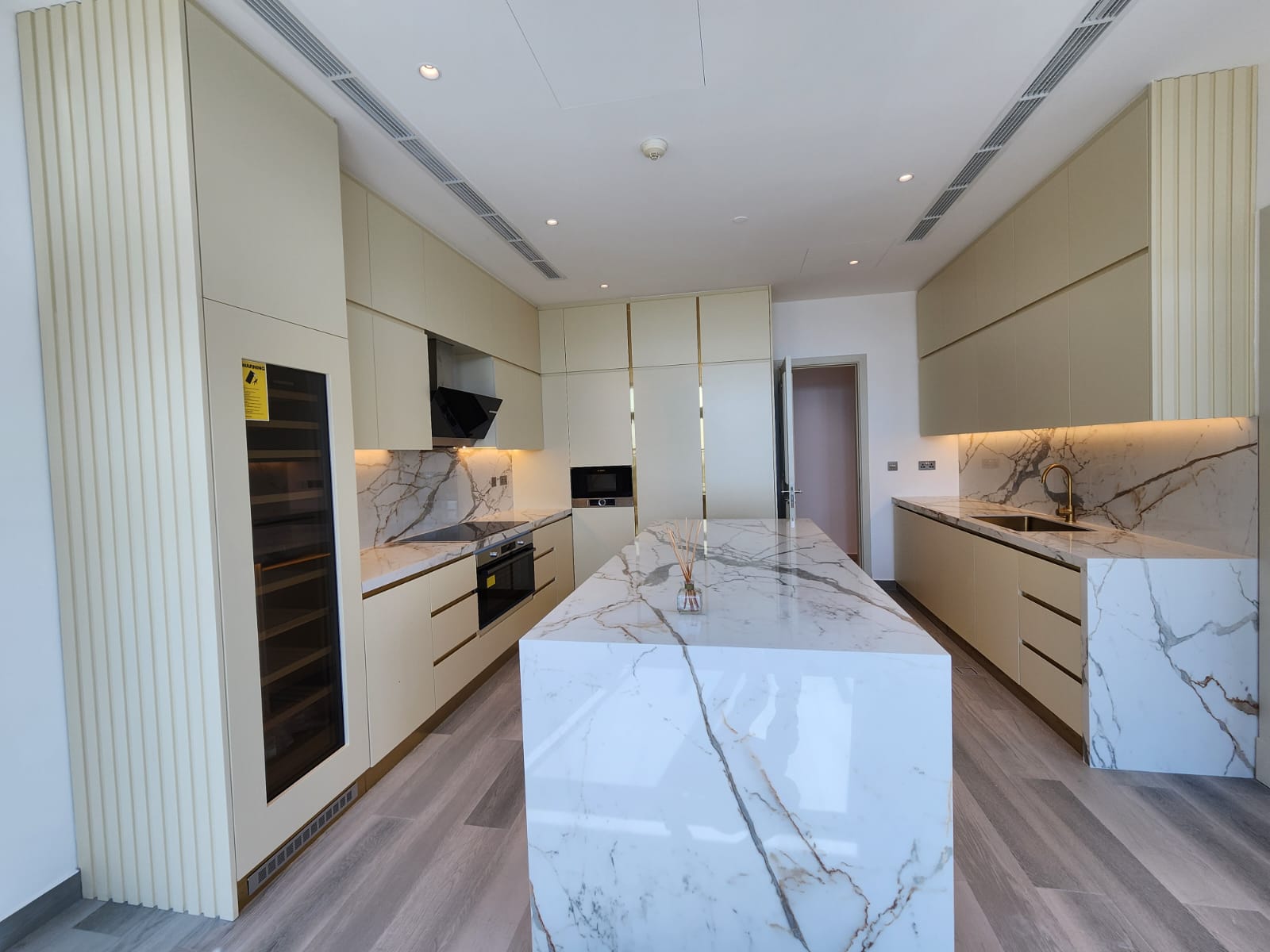 wardrobe-kitchen- and- washrooms-10