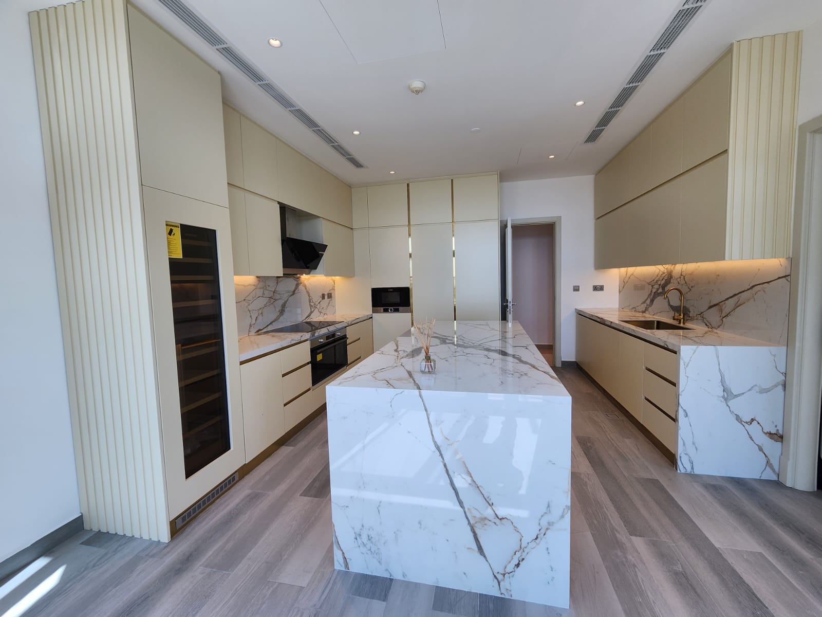 wardrobe-kitchen- and- washrooms-11