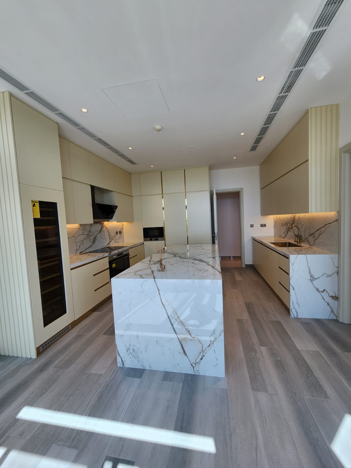 wardrobe-kitchen- and- washrooms-14