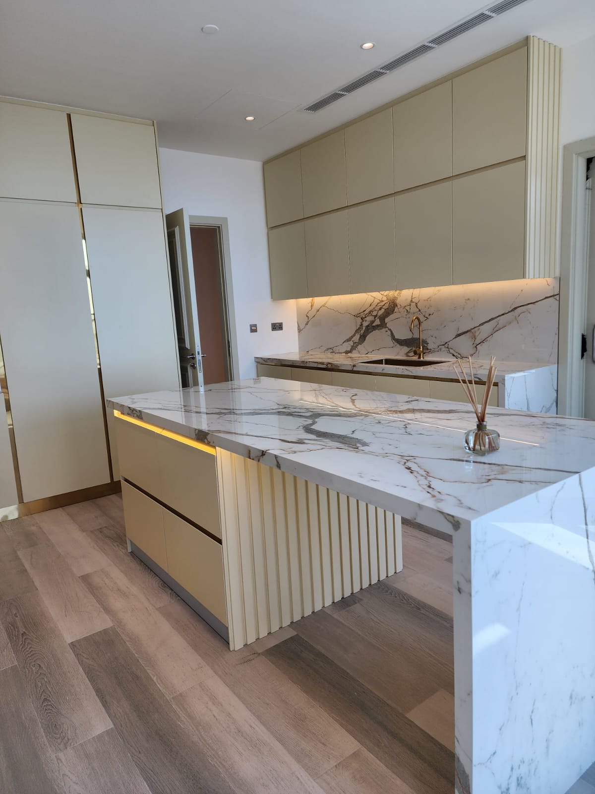 wardrobe-kitchen- and- washrooms-16