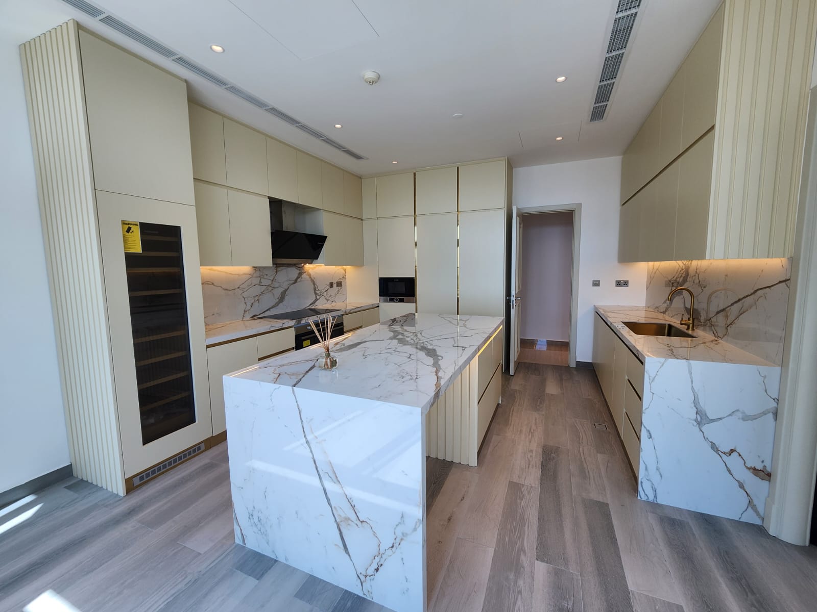 wardrobe-kitchen- and- washrooms-6