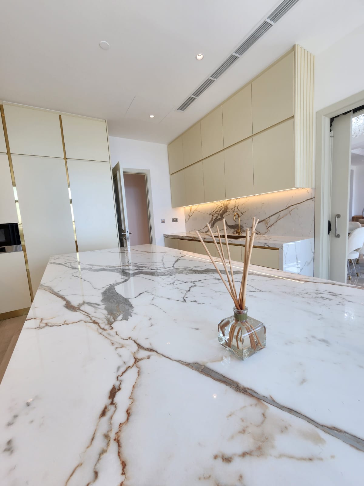 wardrobe-kitchen- and- washrooms-9